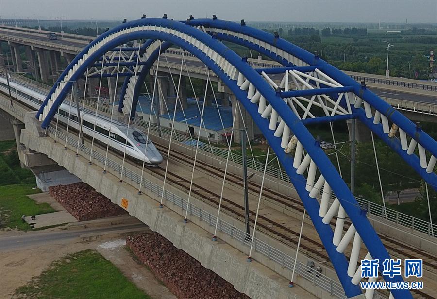 鐵軌寫“米”字　中原通八方