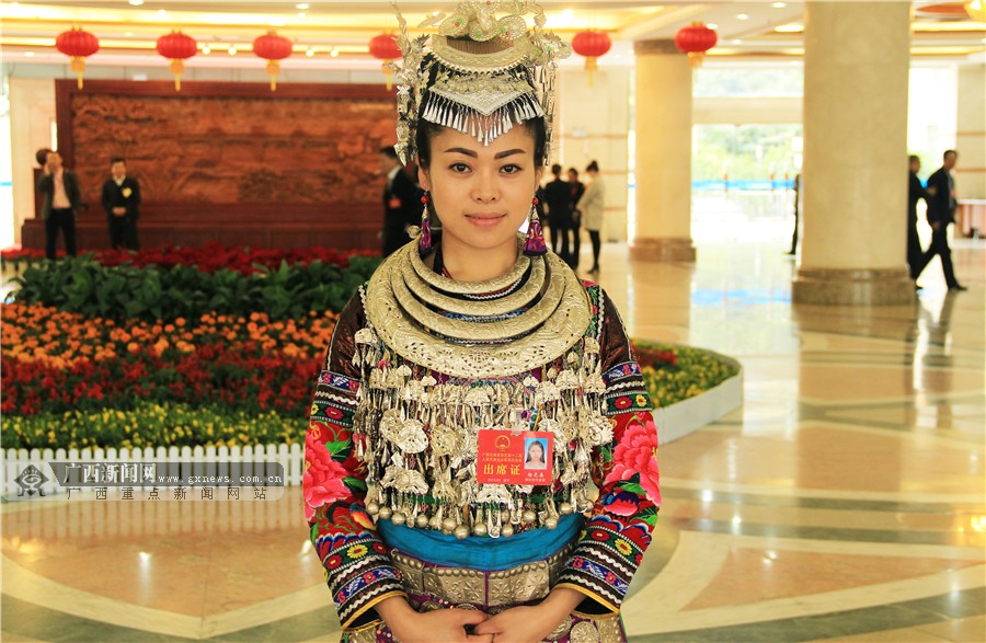 廣西兩會上的少數(shù)民族代表