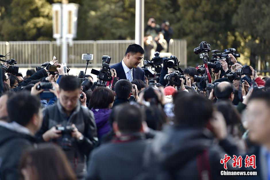 全國(guó)政協(xié)十二屆三次會(huì)議在北京開幕