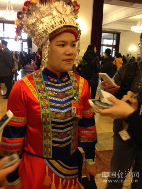 代表熱議政府工作報告：簡政放權(quán)力度前所未有