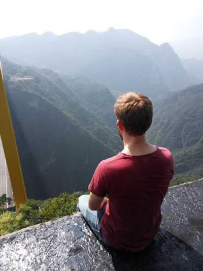 燒腦大片既視感！英國小哥方丹G20峰會期間再出神作，他想說什么？