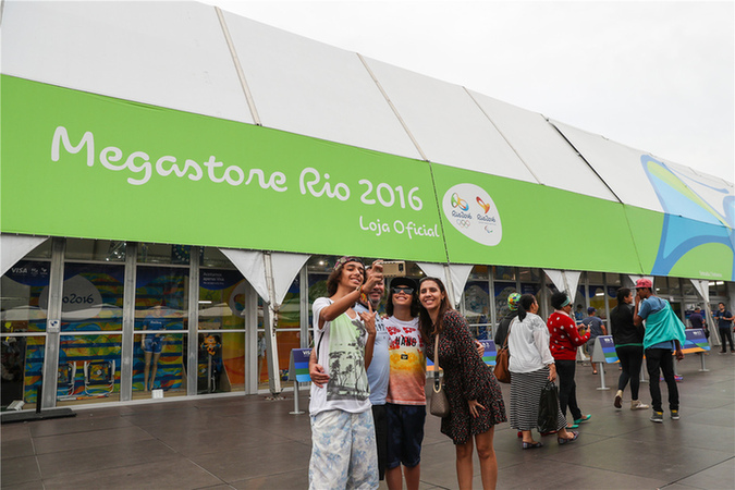 3000種奧運(yùn)商品 奧運(yùn)特許商店人氣不斷