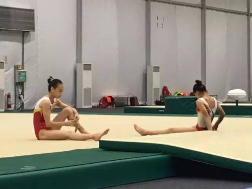 在奧運村閑逛能遇到誰? 寧澤濤溜達似“老干部”