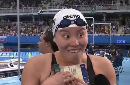 新晉“泳界段子手”答記者問 原來你是這樣的傅園慧