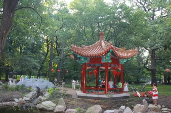 習(xí)近平訪問波蘭背后：3個(gè)因中國(guó)而改變的波蘭人