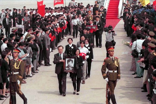 回眸：在我國(guó)駐南聯(lián)盟使館被炸事件中英勇犧牲的烈士