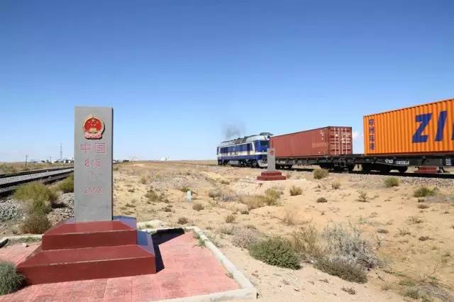 向著全面建成小康社會(huì)奮力沖刺——從“十三五”規(guī)劃綱要編制看治國理政新實(shí)踐