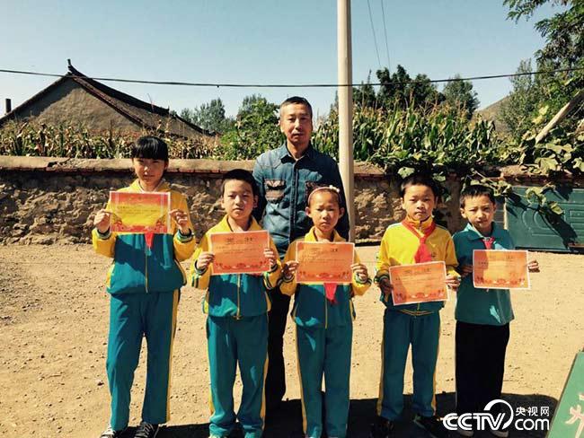 向退役軍人致敬！褪下戎裝，他們還是那個兵！