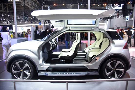 π7全球首發 π家族悉數亮相 技術積淀鑄就新能源未來