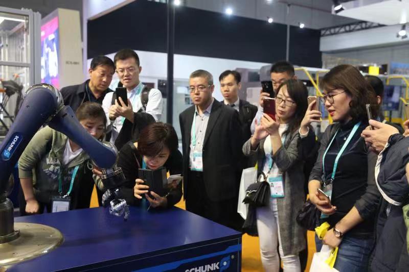 進博會智能及高端裝備展區精彩紛呈