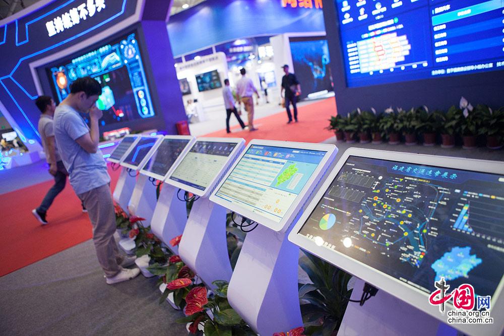 手勢支付、無人駕駛、 AI 導(dǎo) 覽 ……數(shù)字中國建設(shè)成果展覽會亮點搶先看 [ 組圖 ]