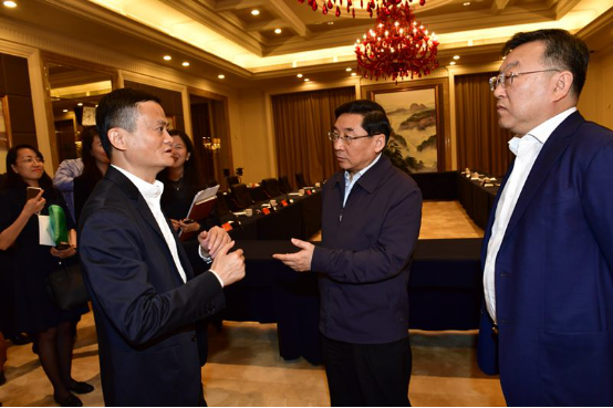 中國(guó)數(shù)字技術(shù)驅(qū)動(dòng)“數(shù)字中國(guó)”