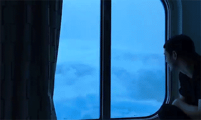 超恐怖！游客眼睜睜看9米巨浪襲擊自己（組圖）