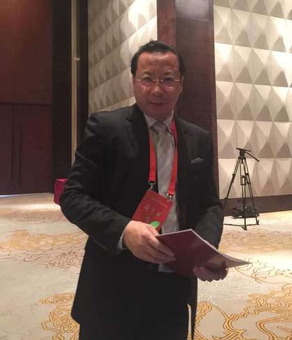 華表獎(jiǎng)寄語:<SPAN>卡羅琳集團(tuán)董事長樊炎冰</SPAN>