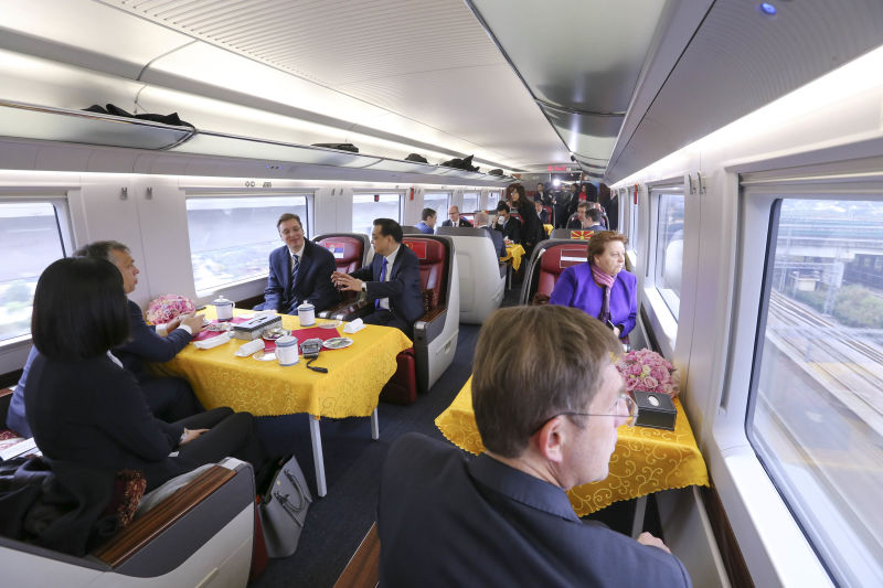 “高鐵外交”——李克強邀請中東歐16國領導人共乘高鐵