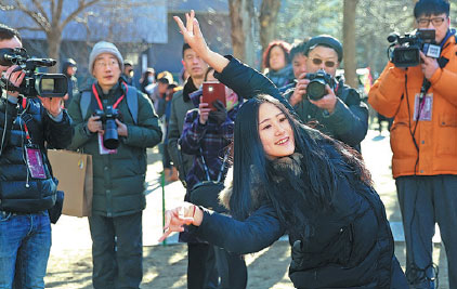 想要成為光芒萬丈的明日之星嗎？你得會說英語