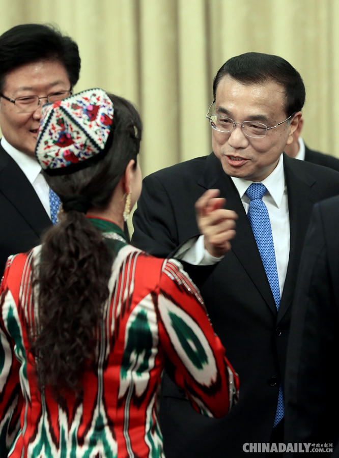 李克強總理參加新疆代表團審議