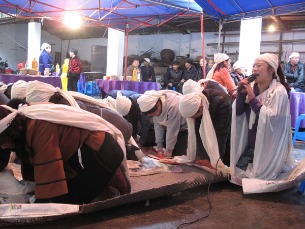 職業哭喪人：買來的哭聲