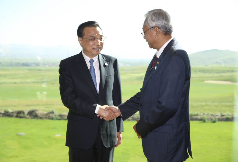 李克強(qiáng)會見緬甸總統(tǒng)丁覺