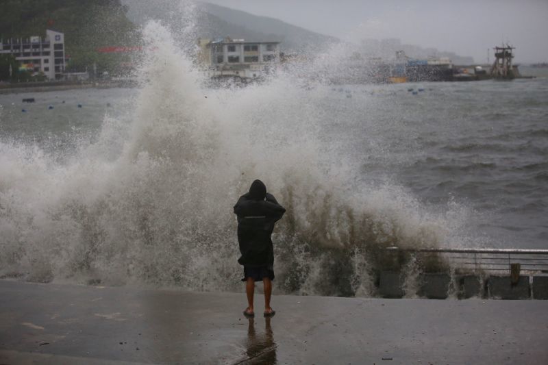 臺風“妮妲”登陸深圳 全市進入暴雨防御狀態
