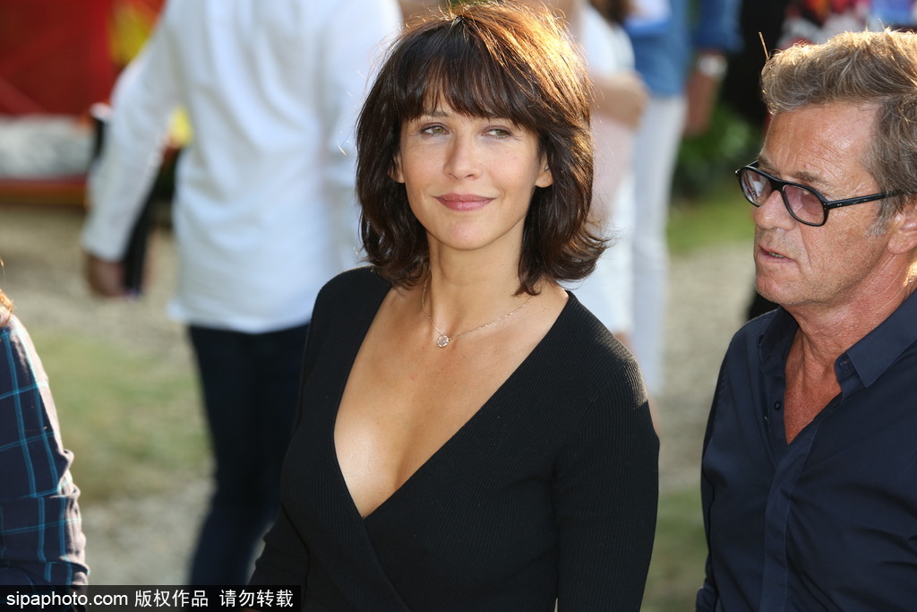 法國昂古萊姆電影節：蘇菲·瑪索現身 優雅淡然氣質迷人