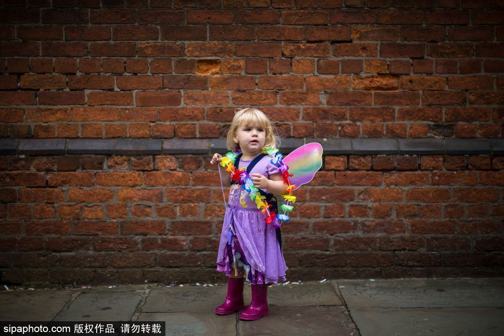 彩色曼徹斯特：腐國舉行年度同志驕傲大游行