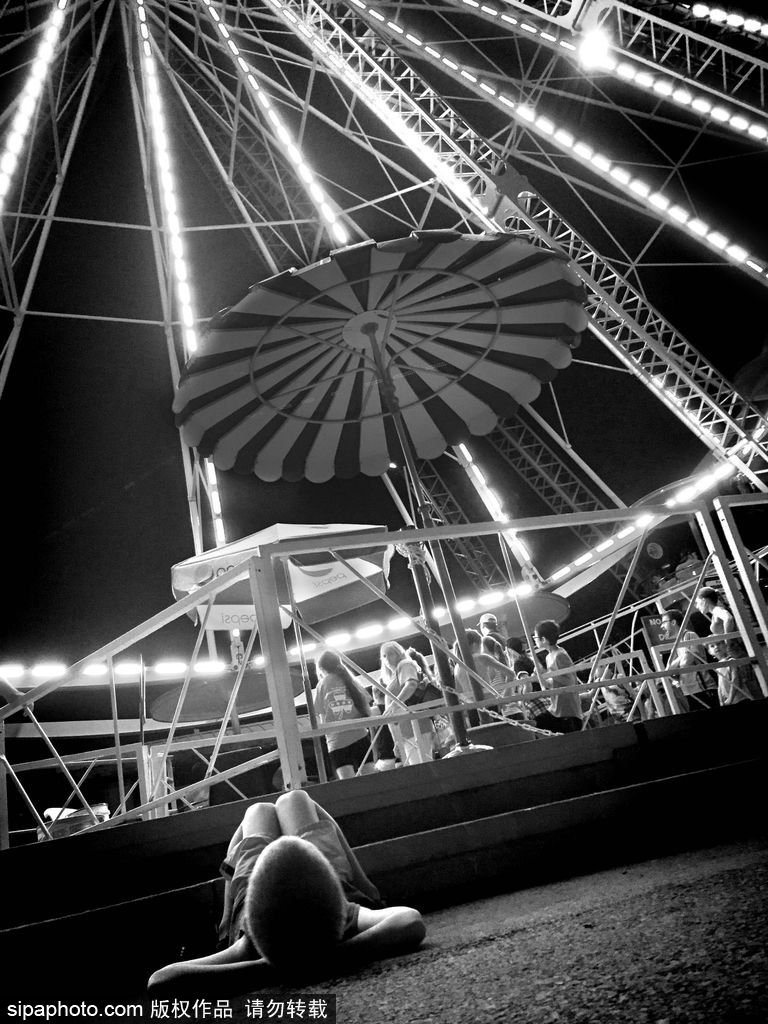 “童年不插電”系列經(jīng)典攝影作品 童趣黑白最純粹