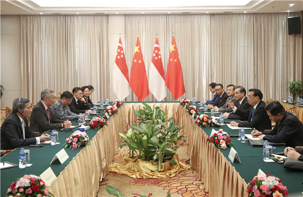 李克強(qiáng)會(huì)見新加坡總理李顯龍 希望新繼續(xù)推動(dòng)中國-東盟關(guān)系深入發(fā)展