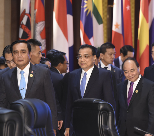 李克強(qiáng):愿與東盟國家大力加強(qiáng)人文交流 建設(shè)更為緊密的命運(yùn)體