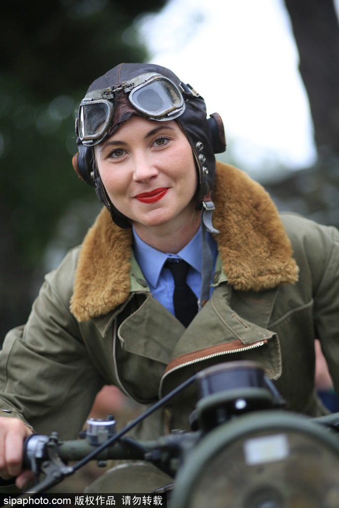 英古德伍德復古會 民眾復古裝搭配老爺車韻味十足