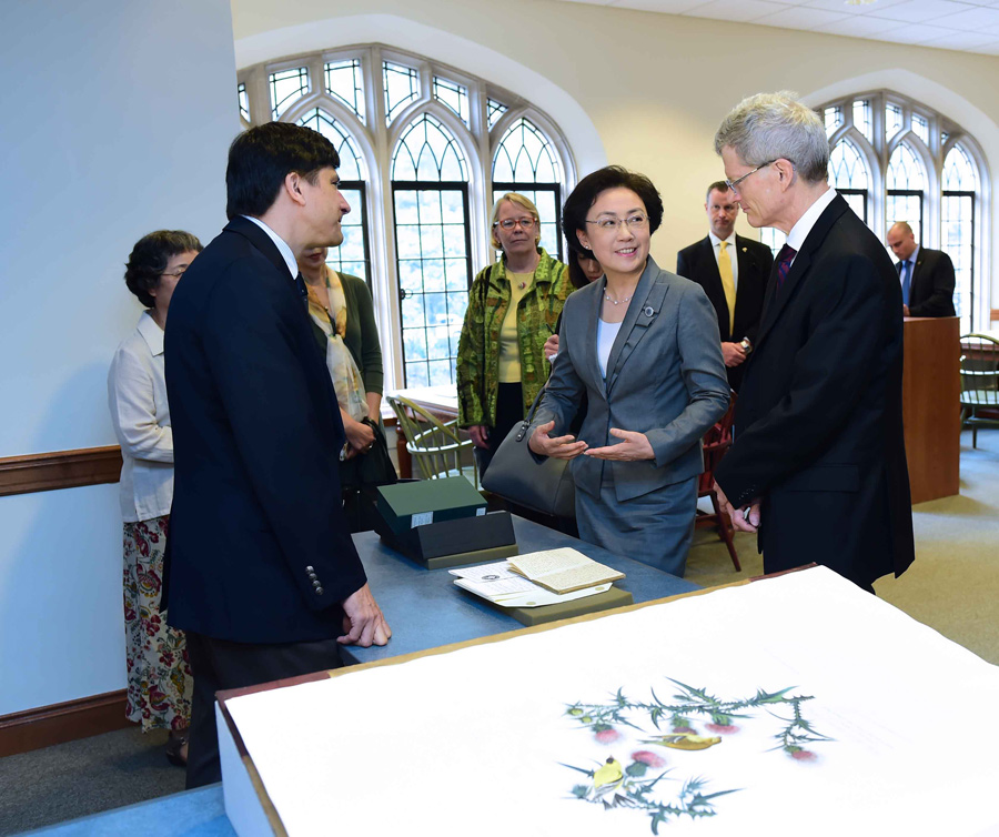 程虹到訪美國瓦薩學院