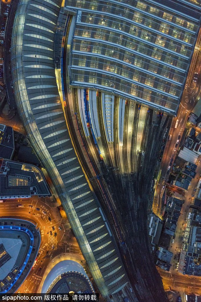 上帝視角下的倫敦 縱橫交錯現代與古典融合