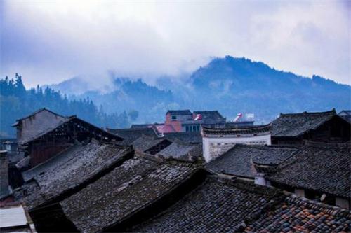 國慶去哪兒？汪涵現(xiàn)身萬人盛宴，就約你隆里古城見！