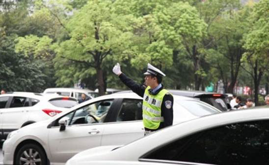 國慶節(jié),向堅守在工作崗位上的人致敬