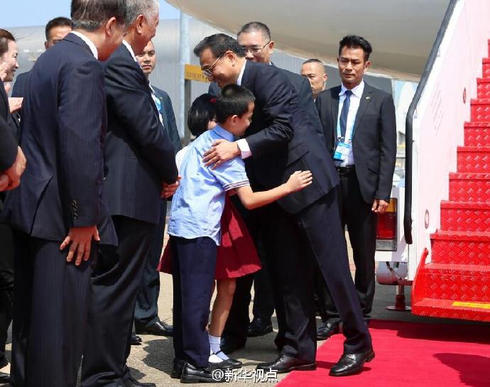 澳門鋪開紅地毯：鮮花樂隊盛迎李克強