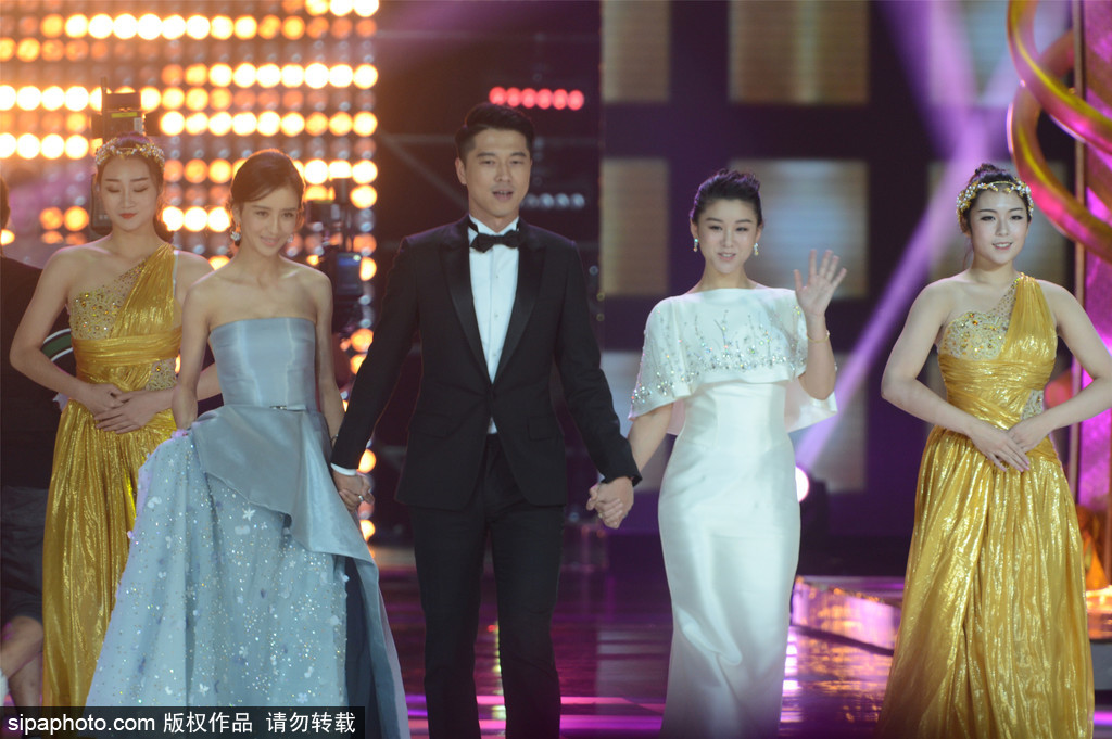 第11屆金鷹獎閉幕式：胡歌、劉濤獲人氣演員獎