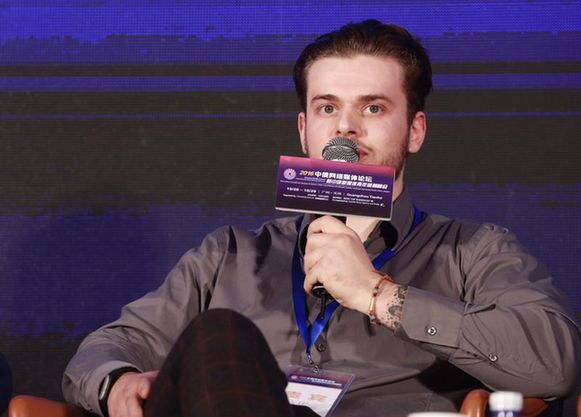 Lenta.ru網(wǎng)絡(luò)與媒體部編輯弗拉基米爾•列奧尼多維奇•托多羅夫發(fā)言