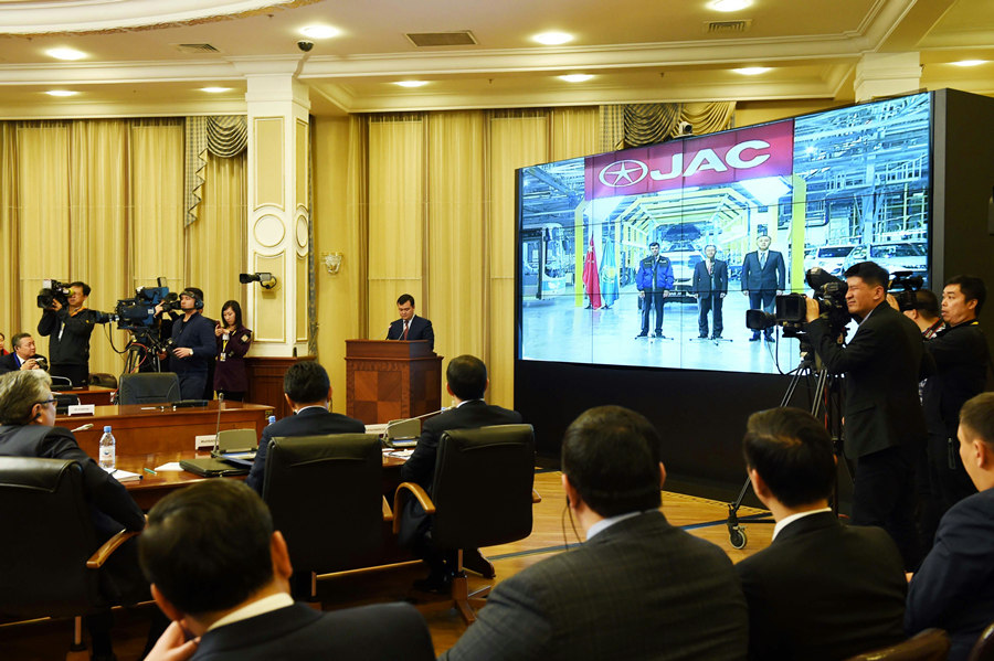 中哈總理共同見證兩國產能合作又一大項目“落地開花”