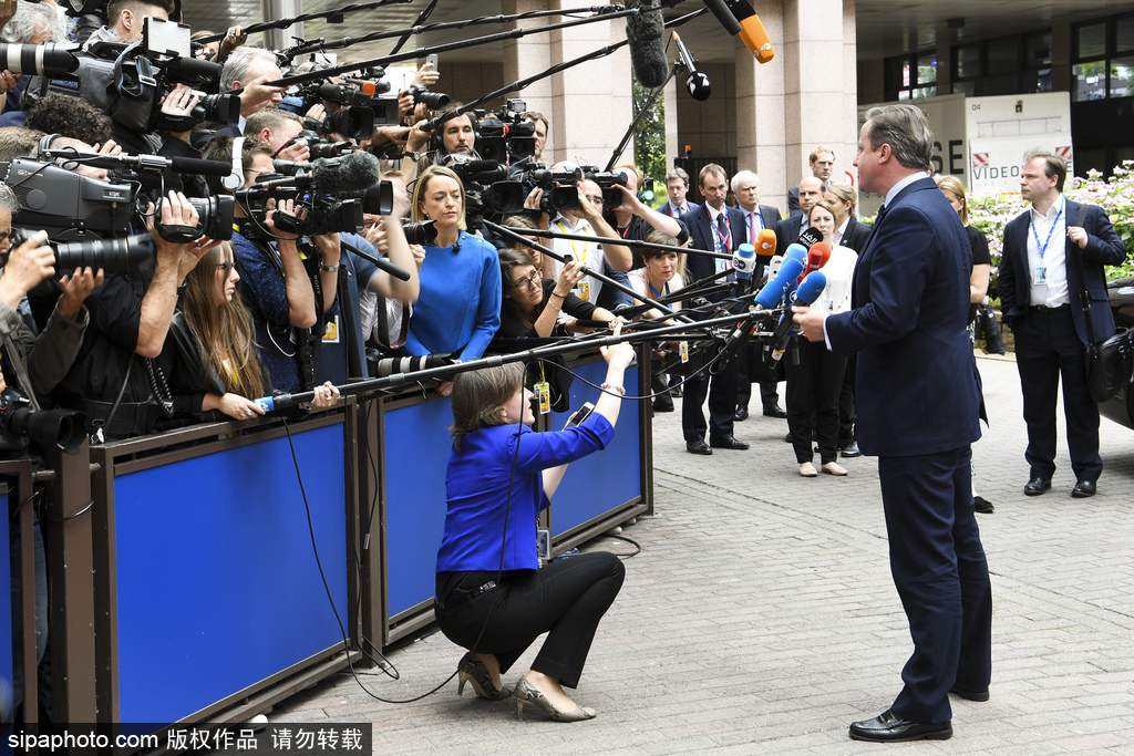 記者節(jié) 盤點(diǎn)鏡頭背后國(guó)外媒體人的“洪荒之力”