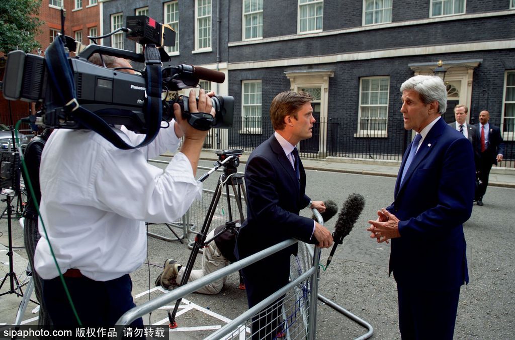 記者節(jié) 盤點(diǎn)鏡頭背后國外媒體人的“洪荒之力”