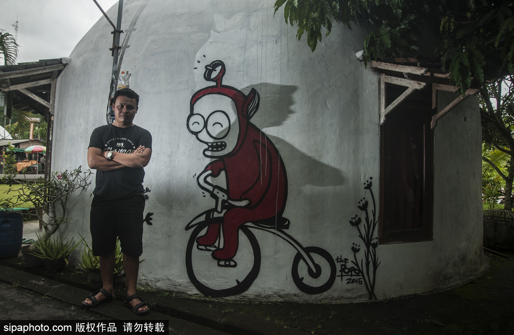 印尼海嘯十年后的災(zāi)民村 圓頂房屋造型奇特成旅游景點(diǎn)