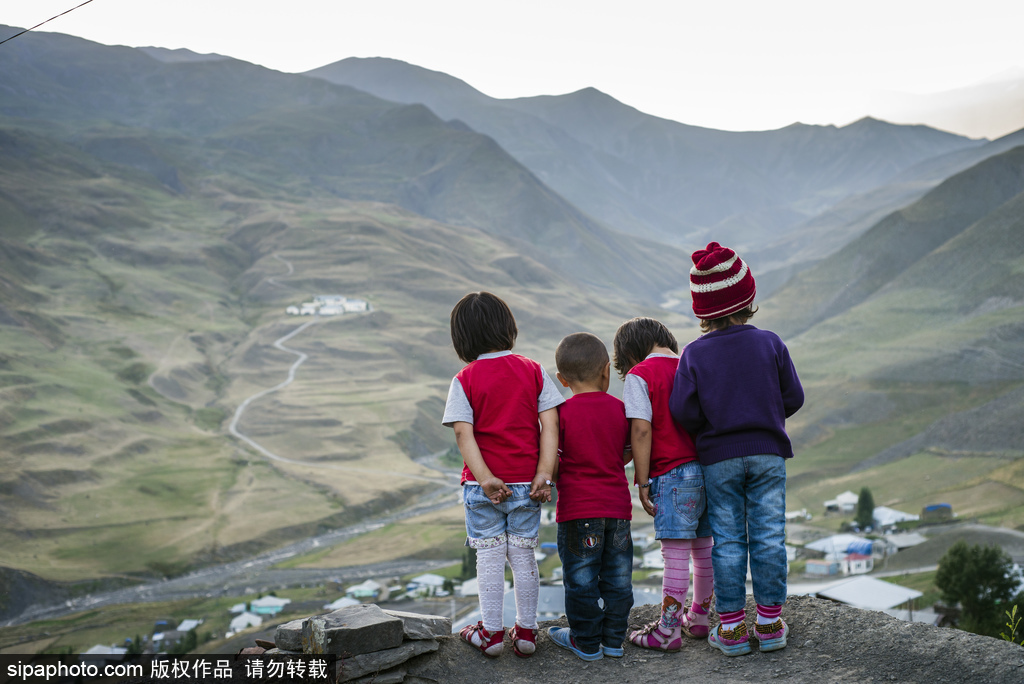 高加索深山里的古老村莊 原生態淳樸生活愜意悠閑