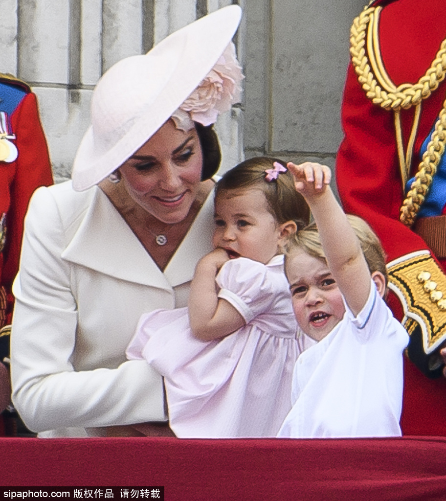 論抱娃我只服英國凱特王妃 王子公主萌態百出
