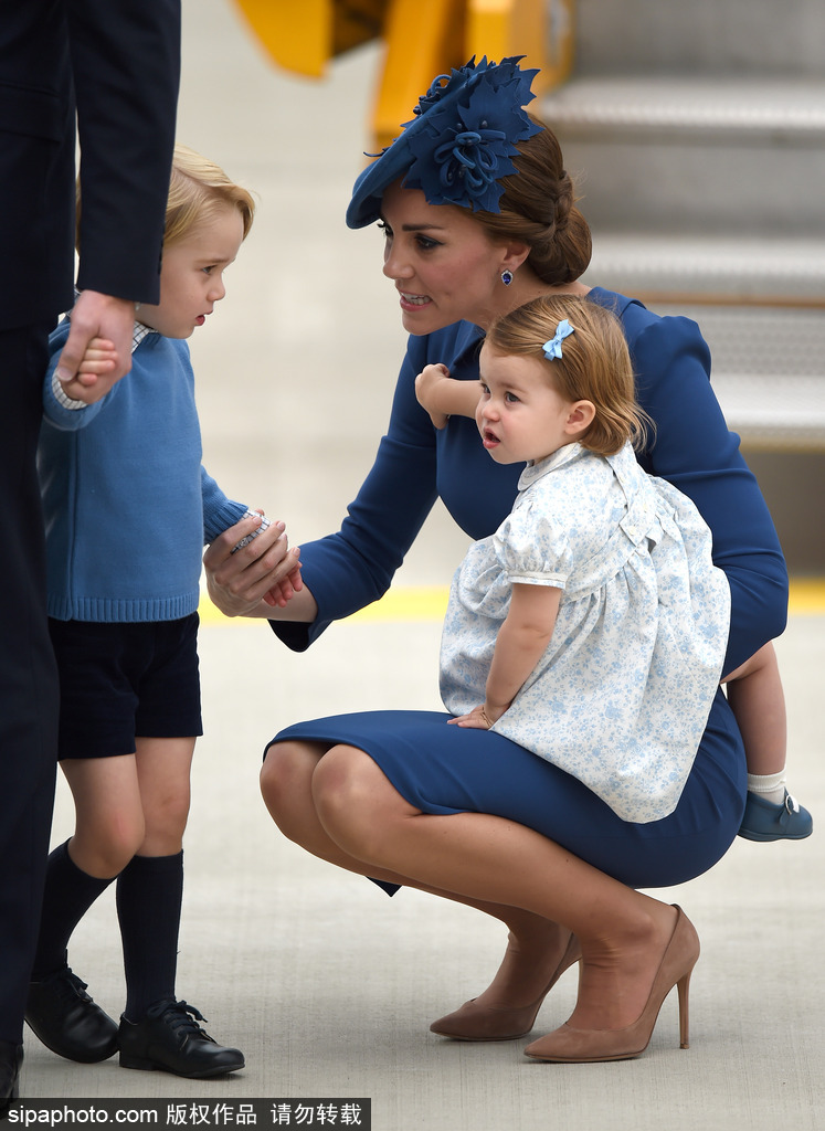 論抱娃我只服英國(guó)凱特王妃 王子公主萌態(tài)百出
