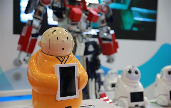 加專家：世界經(jīng)濟發(fā)展離不開創(chuàng)新和開放