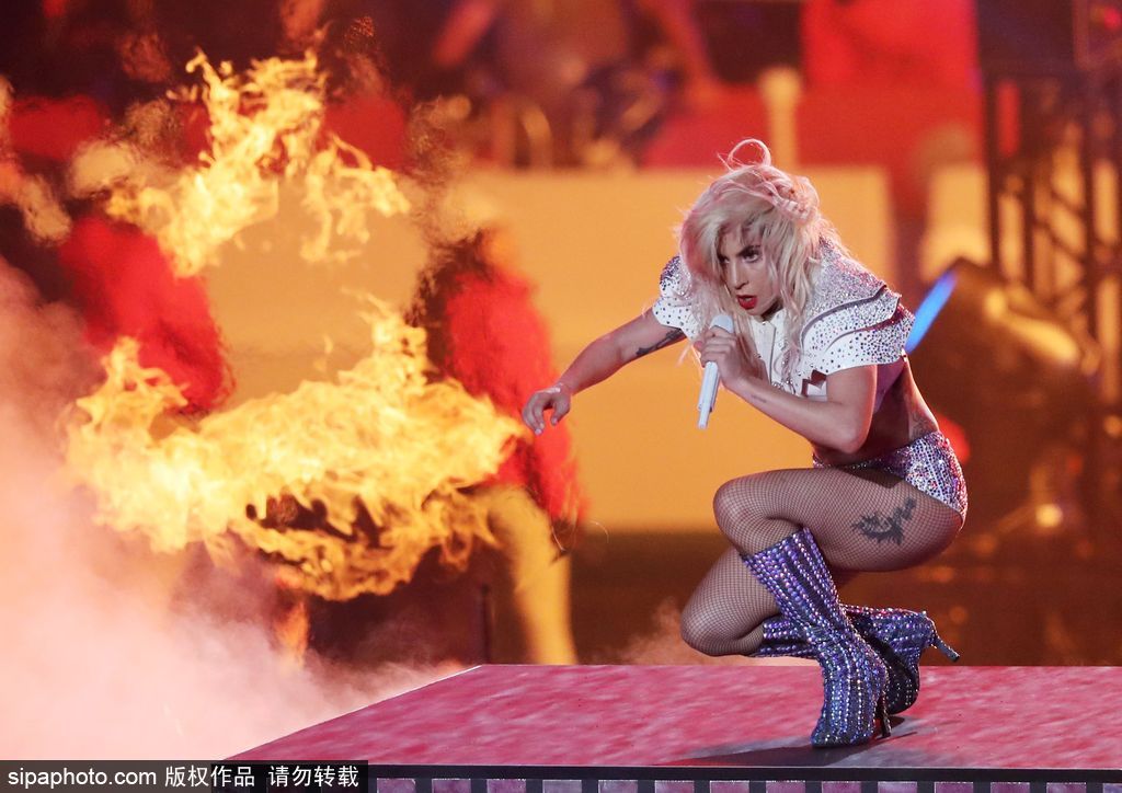 第51屆超級碗：Lady Gaga中場秀引爆全場
