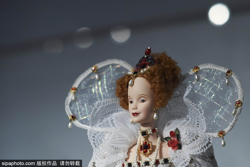 “王室”芭比娃娃亮相馬德里 威廉王子夫婦大婚造型搶眼