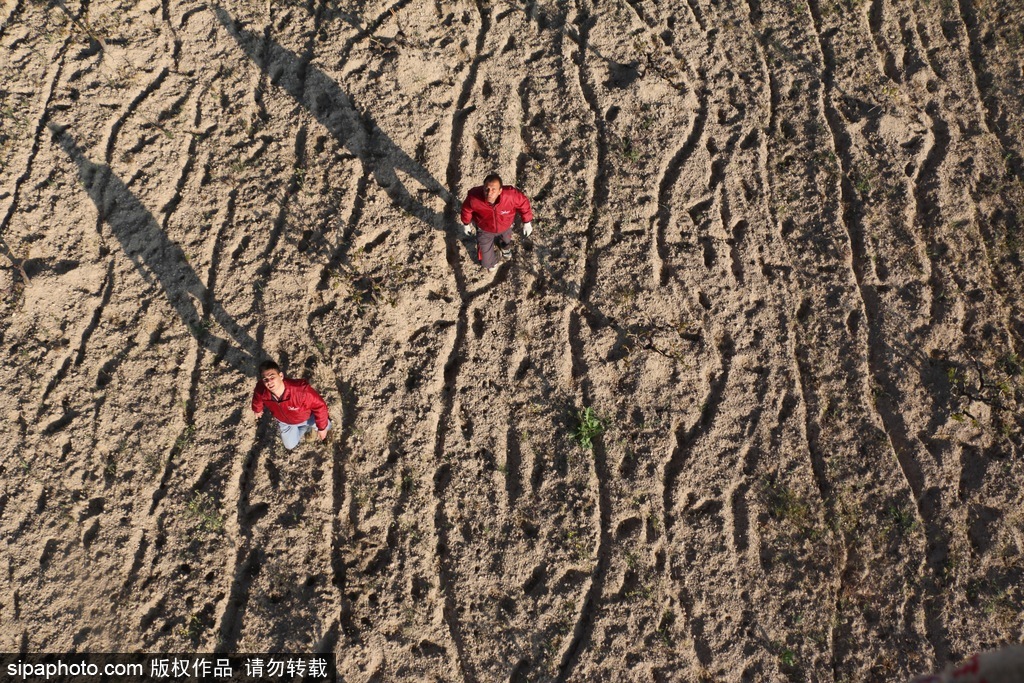 盤點(diǎn)土耳其之旅必去地 體驗(yàn)原汁原味當(dāng)?shù)赜?/></p>

<p>2016年5月7日訊，土耳其卡帕多奇亞，世界上最負(fù)盛名的熱氣球之地--土耳其卡帕多奇亞。</p>
</div>

<div width=