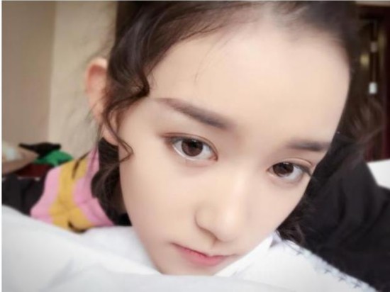 不滿20歲國產(chǎn)女星顏值PK：關(guān)曉彤歐陽娜娜不是最美