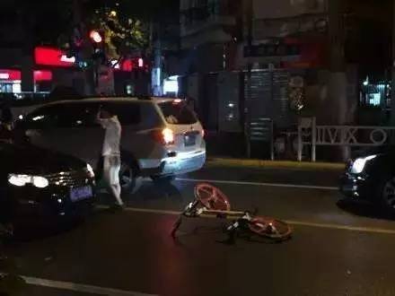 成都共享單車被燒毀 盤點(diǎn)N種被“玩壞”的共享單車